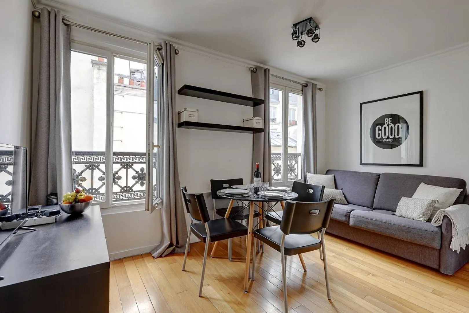 395 Suite Biot 10 - Superbe Appartement A Paris contacts